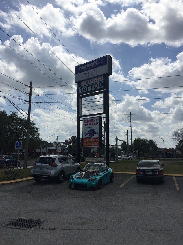 Retail Space For Lease: 2550 Mayport Rd, Jacksonville, FL 32233